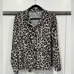 Size M Leopard print blouse